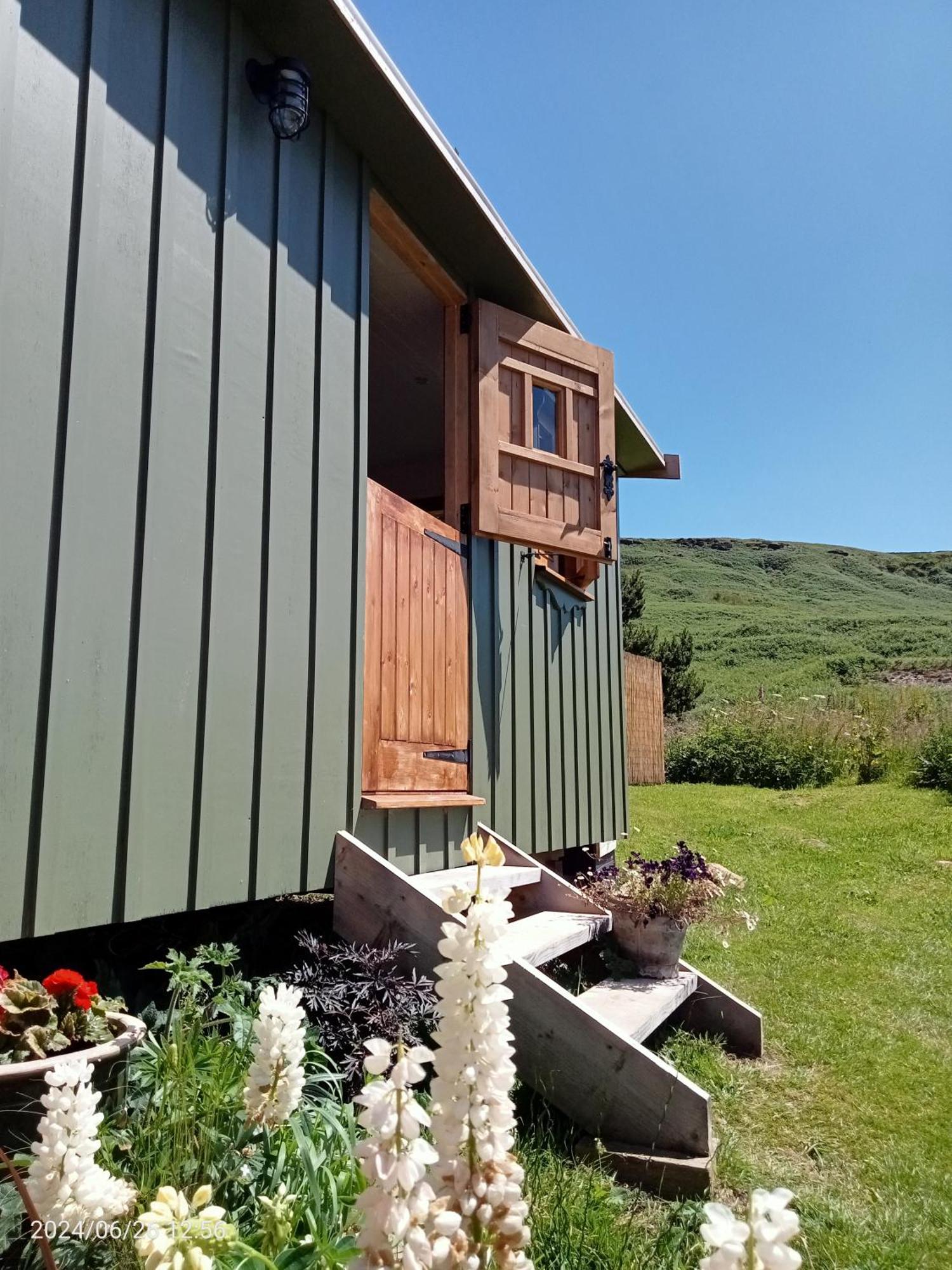 Wainstones Shepherd'S Hut Hotell Chop Gate Eksteriør bilde